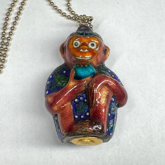VTG Les Bernard Inc. 2” Cloisonné Monkey Eating FruitPendant on Chain Signed - Picture 1 of 8